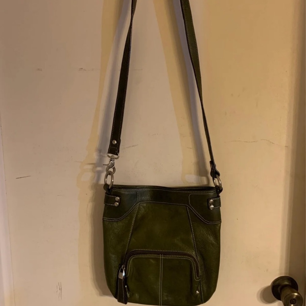 B. Makowsky leather bag
